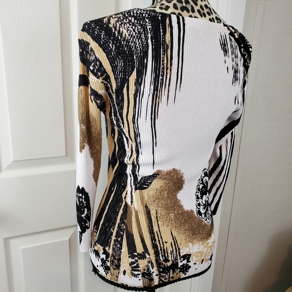 Alison Sheri Floral Top - Picture 6 of 9
